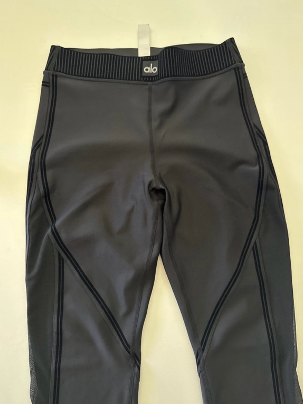 ALO Yoga Black High-Waist Jeggings with Contrast Stitching